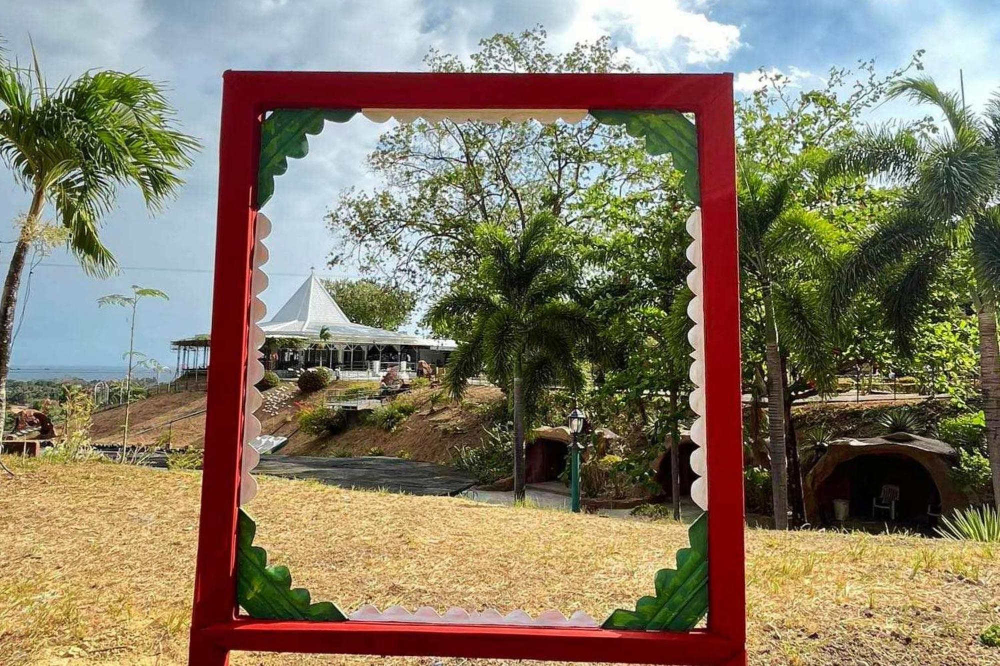Garin Farm Pilgrimage Resort Powered By Cocotel San Joaquin Esterno foto